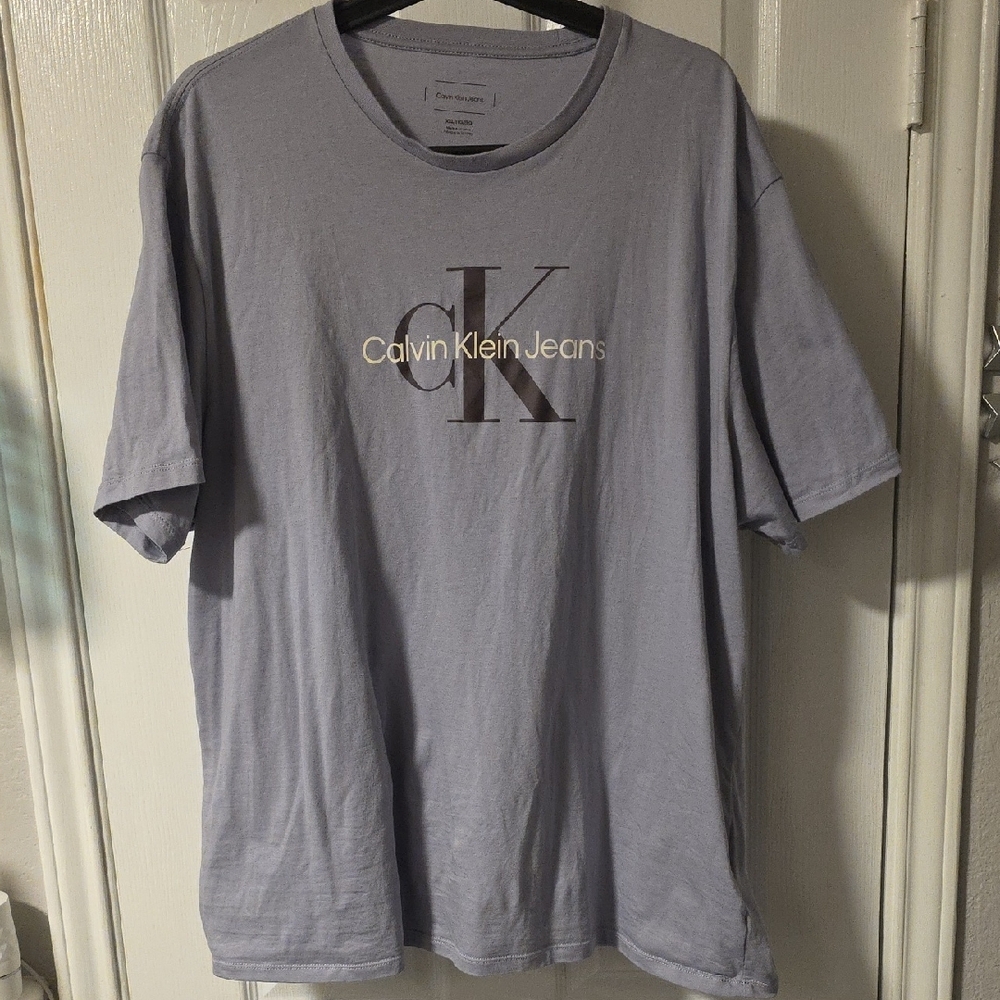 Calvin Klein Jeans Men's Light Purple Tee XXL